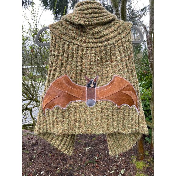 Medium Bat Upcycled Knit Vest Grunge Unique Cottagecore Indie - Picture 4 of 9